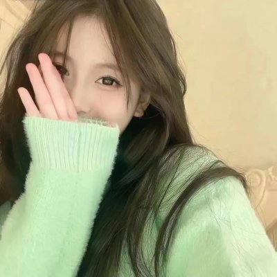 穿盔甲的少女